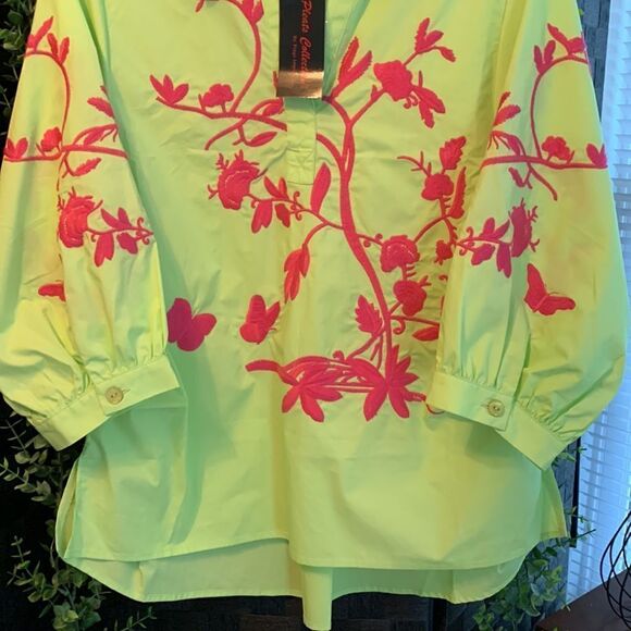 Pleats Collection Size Small yellow 3/4 sleeve top with embroidery detail - Picture 11 of 13